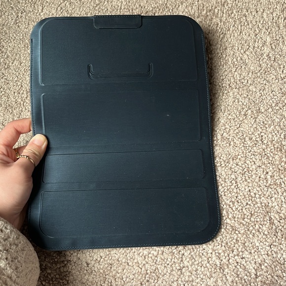 EUC Samsung Galaxy Tablet S2 9.7" Slim Stand Pouch Carrying Case - Picture 6 of 8